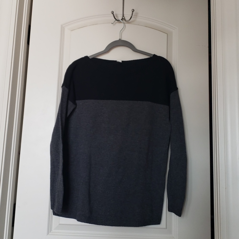 Old navy black and grey sweater